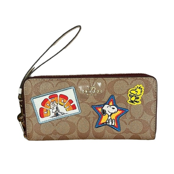 NEW Coach X Peanuts Long Zip Around Wallet In Signature Canvas Varsity Patches - Picture 2 of 15